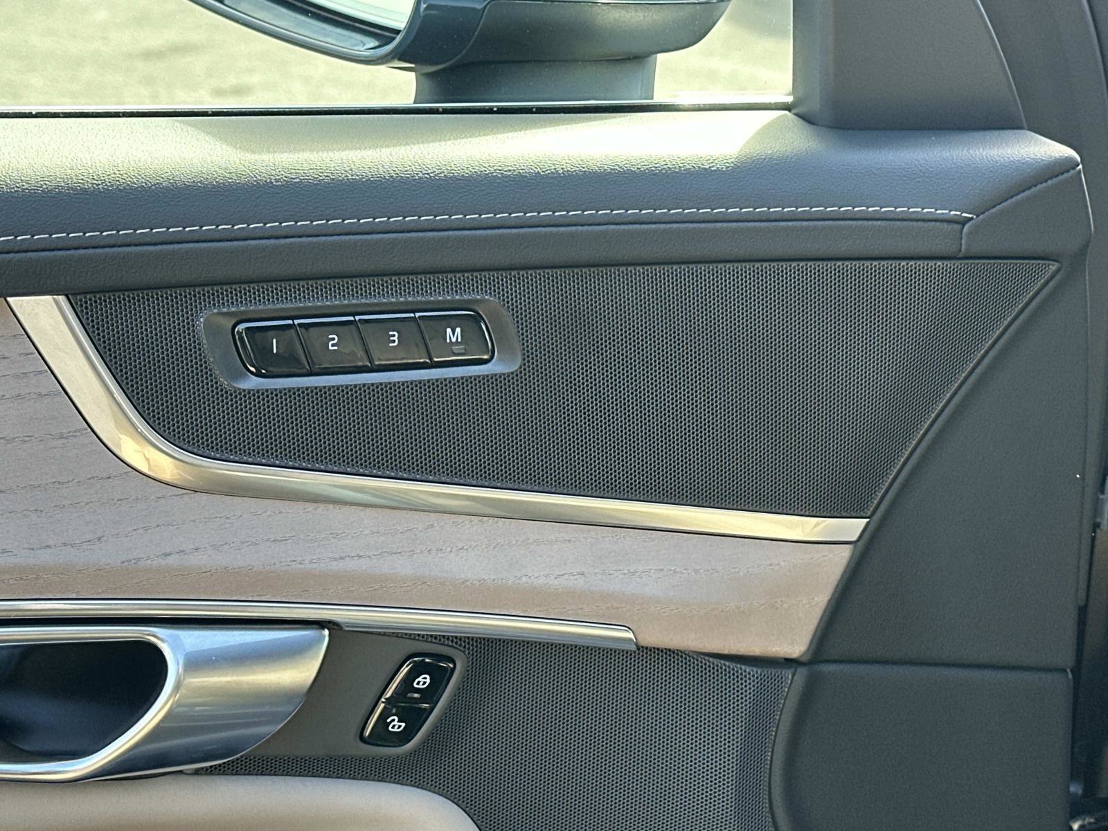 Certified 2026 Volvo XC90 B6 Core image 16