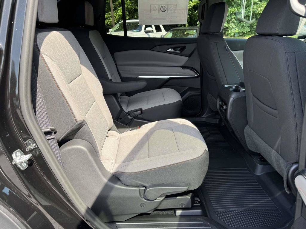 New 2026 Chevrolet Traverse LT w/ Driver Confidence Package AWD/4WD image 15