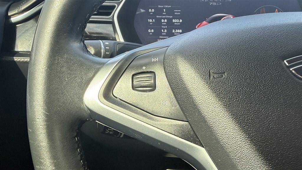 Used 2018 Tesla Model S 75D AWD/4WD image 34