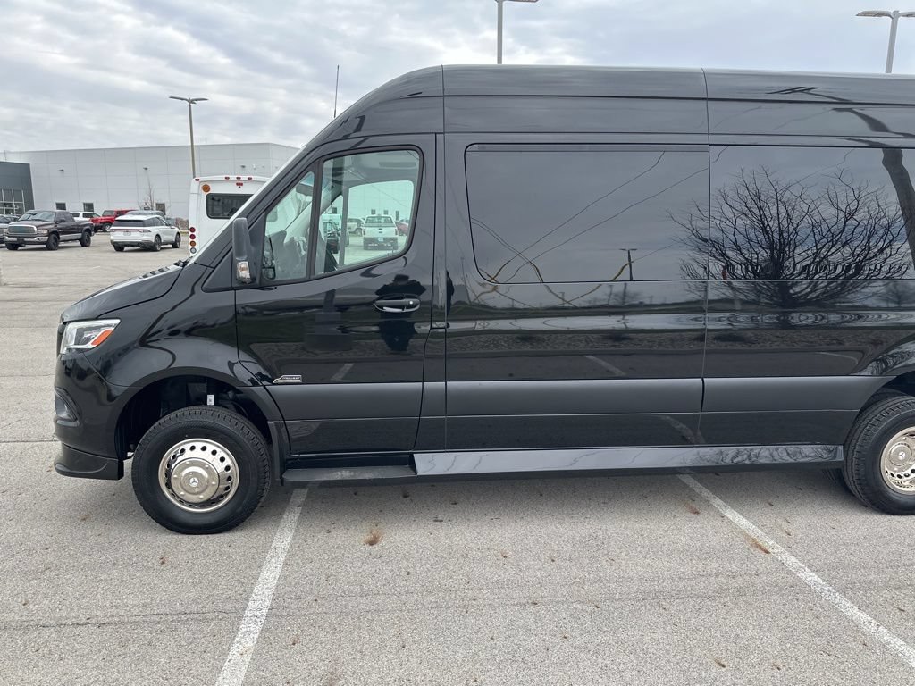 Used 2023 Mercedes-Benz Sprinter 3500 image 11