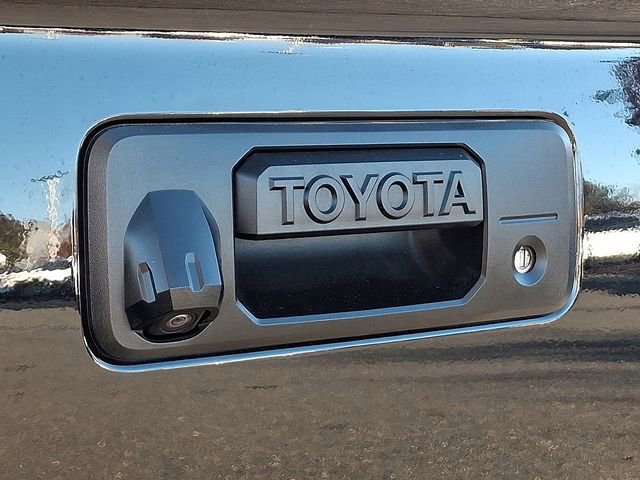 Used 2015 Toyota Tundra Platinum image 31
