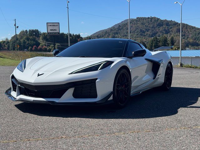 Used 2023 Chevrolet Corvette Z06 w/ Battery Protection Package RWD image 3