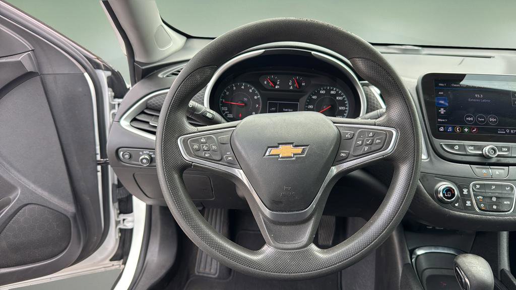 Used 2023 Chevrolet Malibu LT FWD image 14