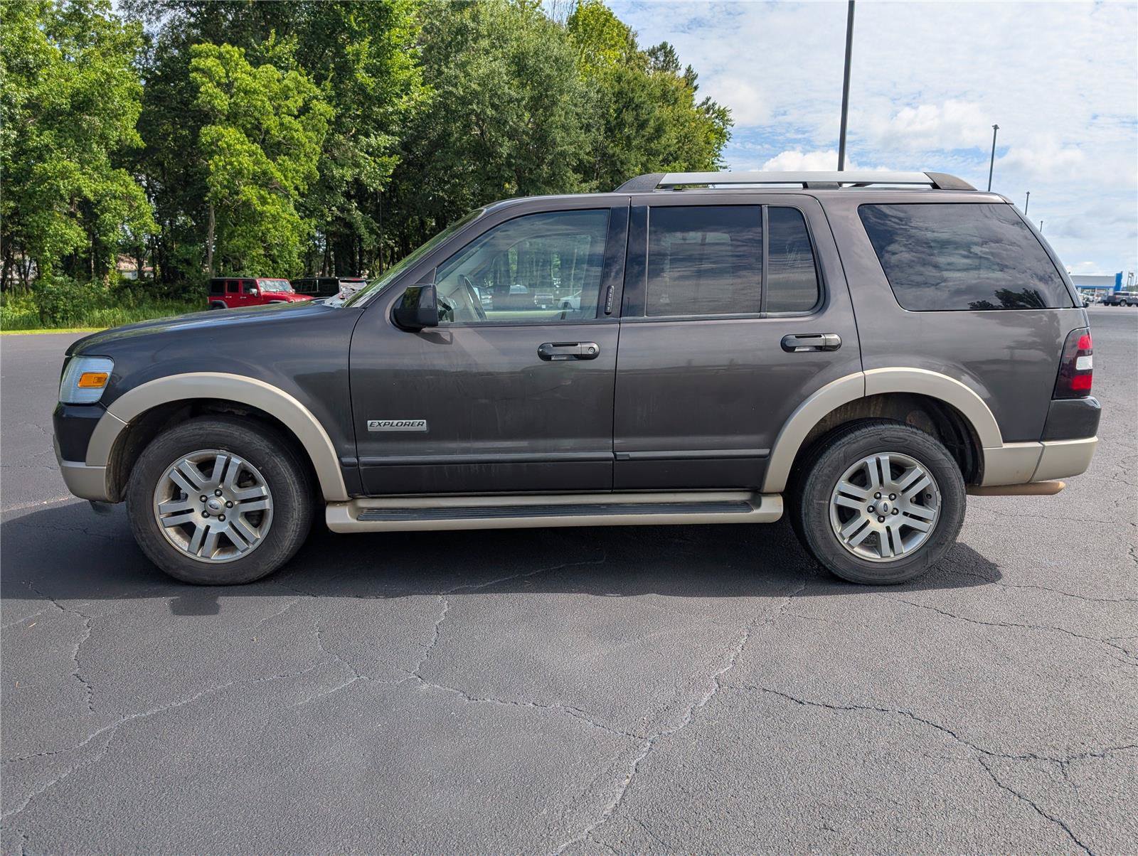Used 2006 Ford Explorer Eddie Bauer RWD image 2