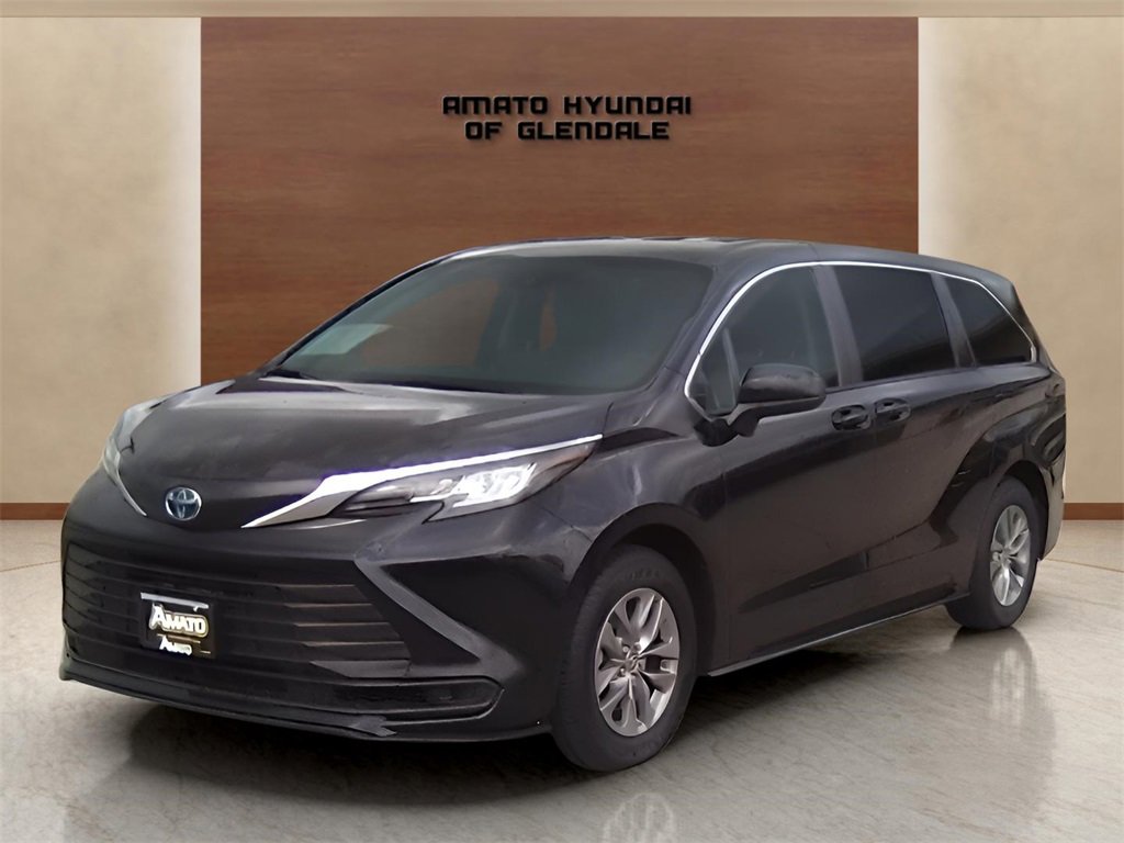 Used 2023 Toyota Sienna LE