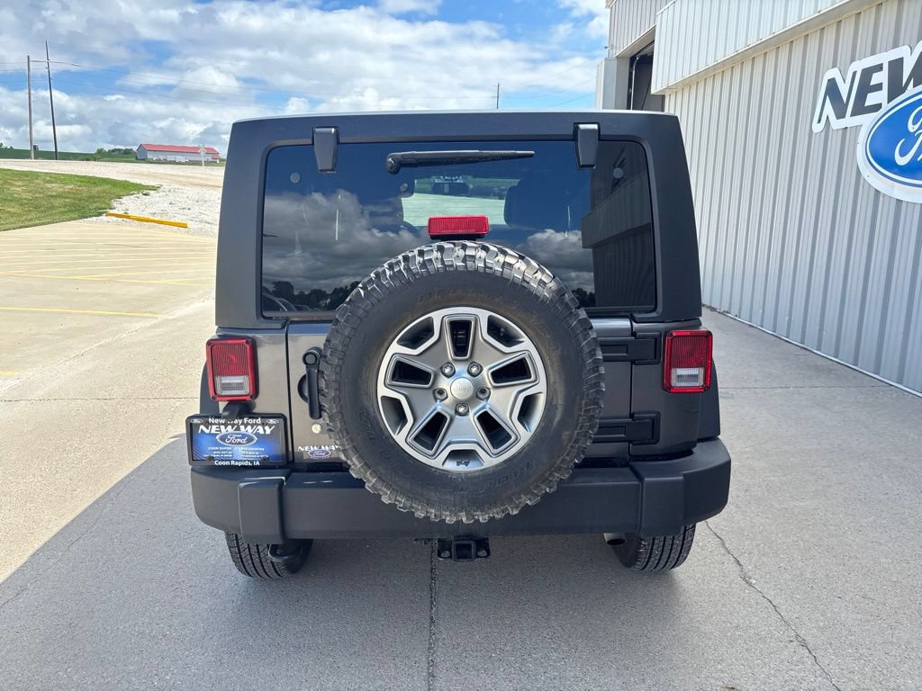 Used 2017 Jeep Wrangler Unlimited Rubicon w/ Max Tow Package AWD/4WD image 5