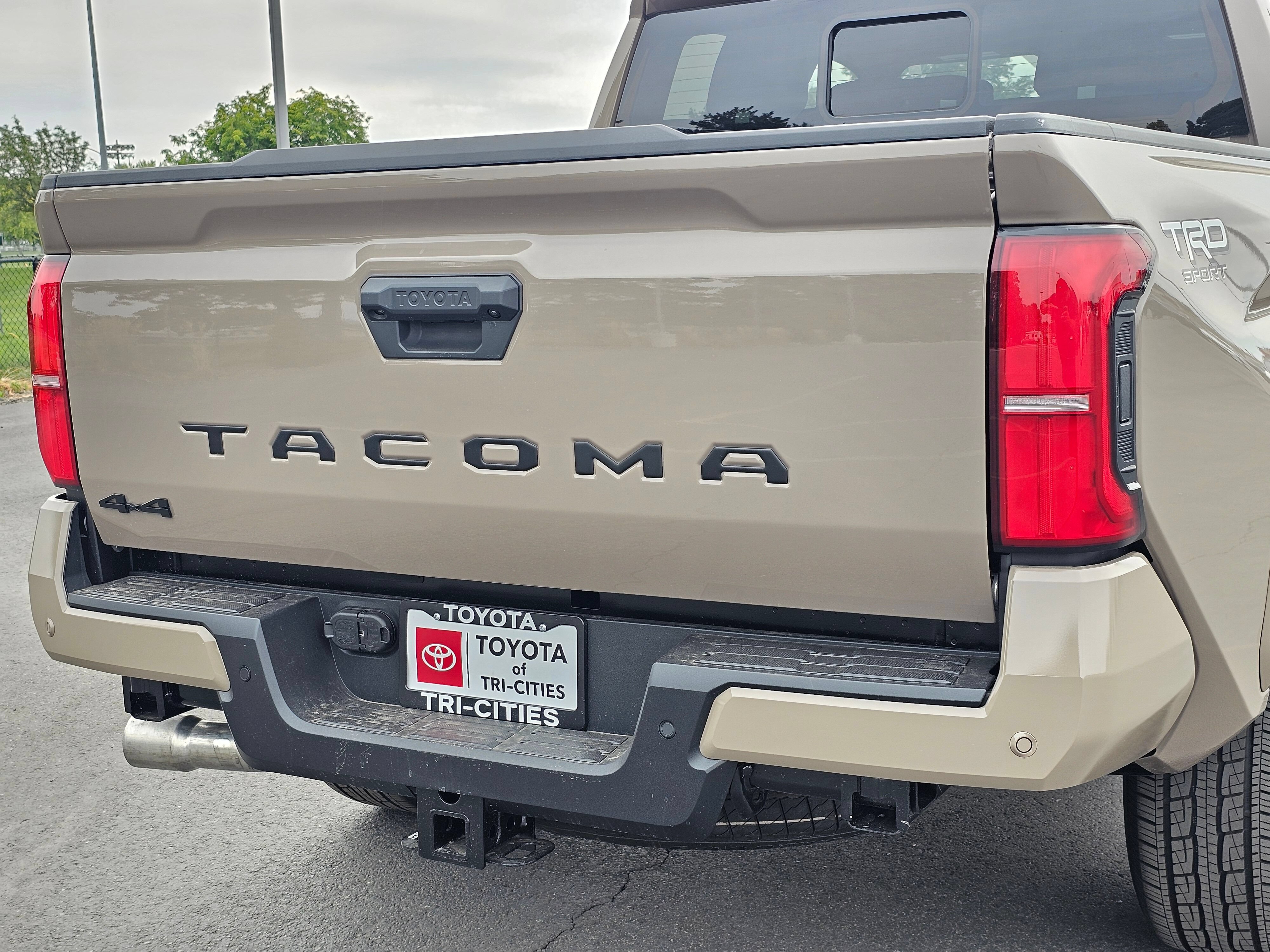 Used 2026 Toyota Tacoma TRD Sport w/ TRD Sport Premium Package AWD/4WD image 8