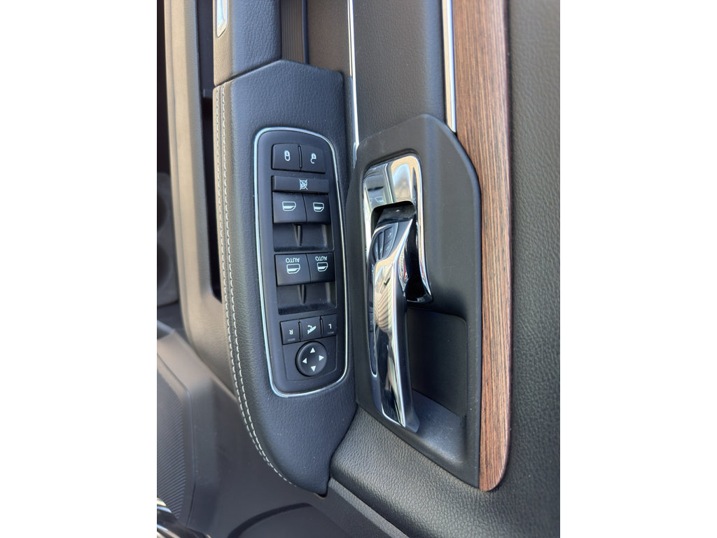 Used 2018 RAM 2500 Laramie AWD/4WD image 9