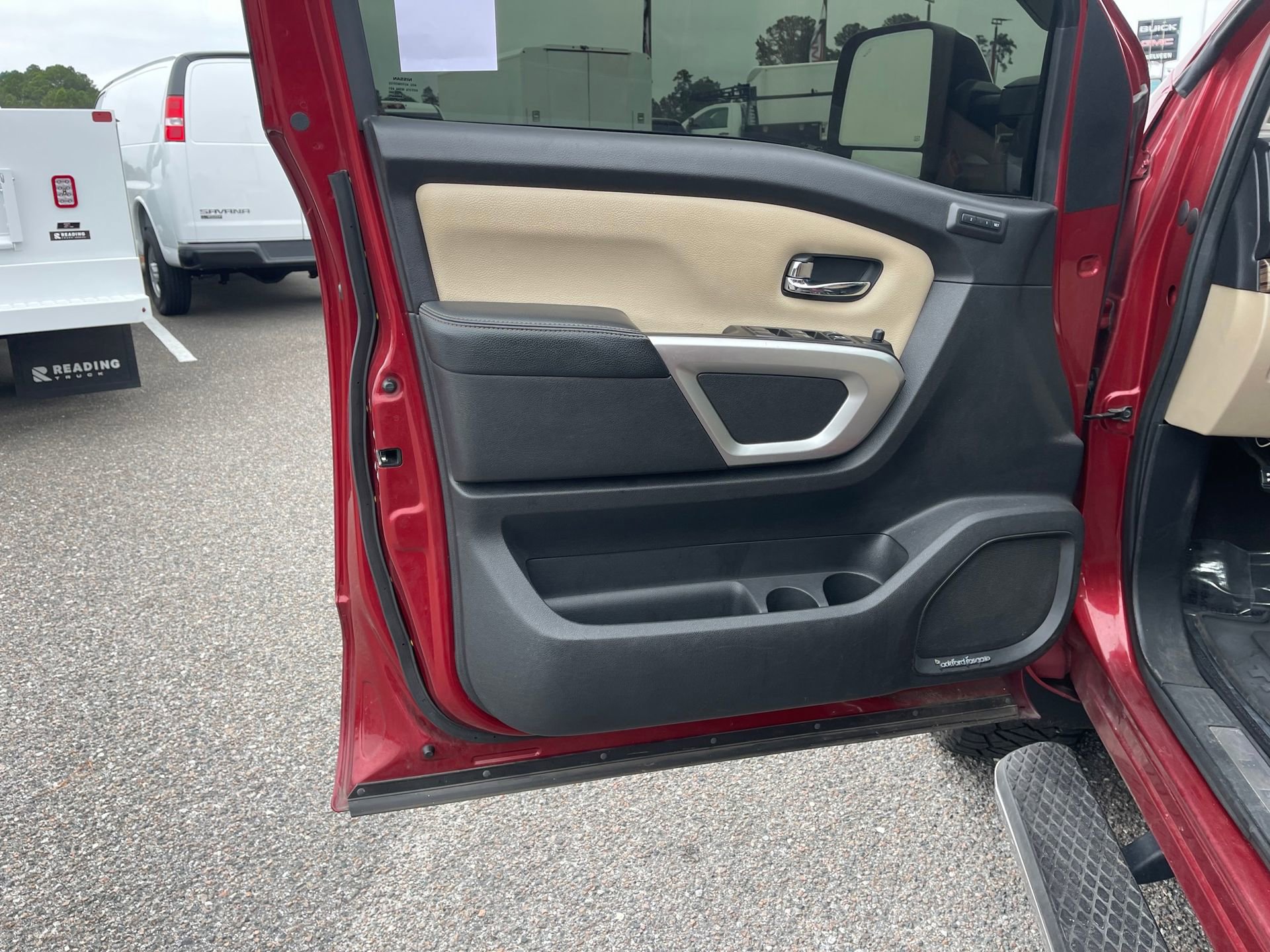 Used 2017 Nissan Titan SL w/ Chrome Package image 13