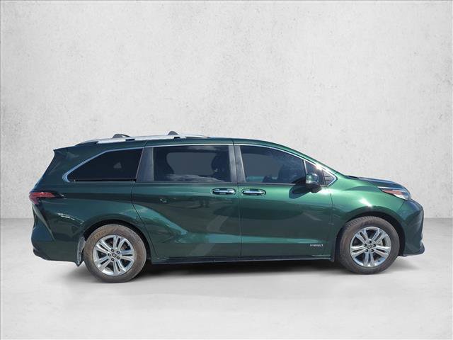 Used 2021 Toyota Sienna Platinum image 4