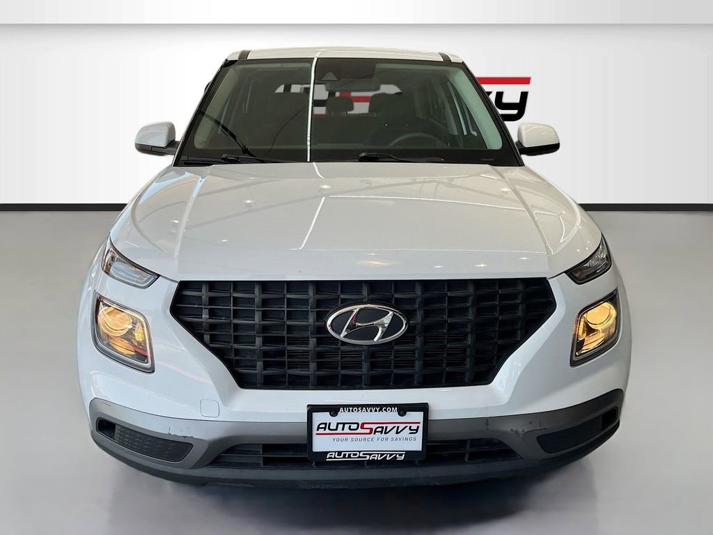 Used 2021 Hyundai Venue SE FWD image 2