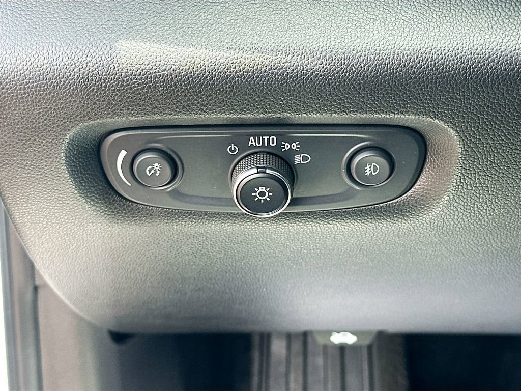 Used 2020 Chevrolet Traverse RS FWD image 10