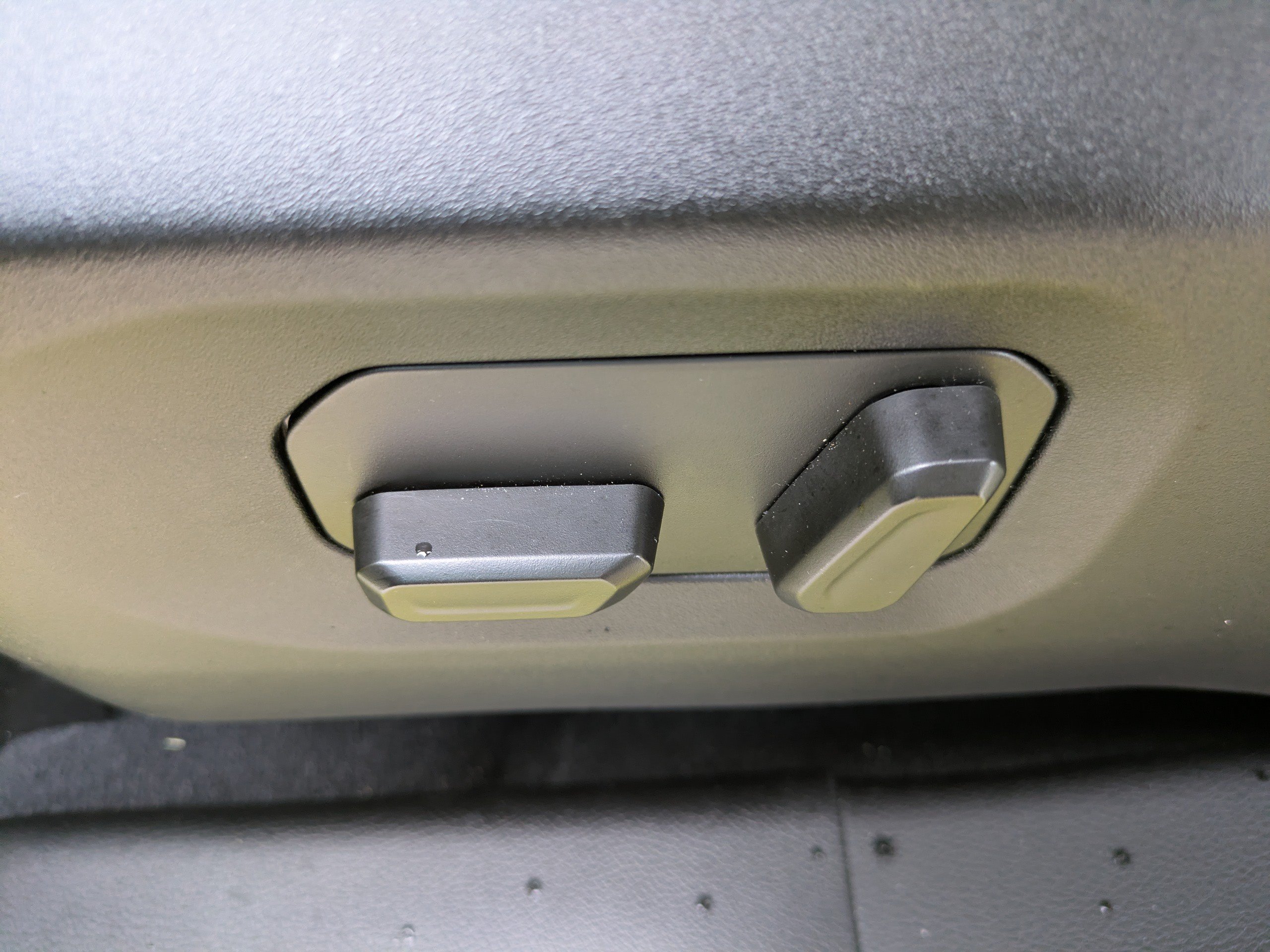 Used 2024 Jeep Gladiator Mojave AWD/4WD image 20