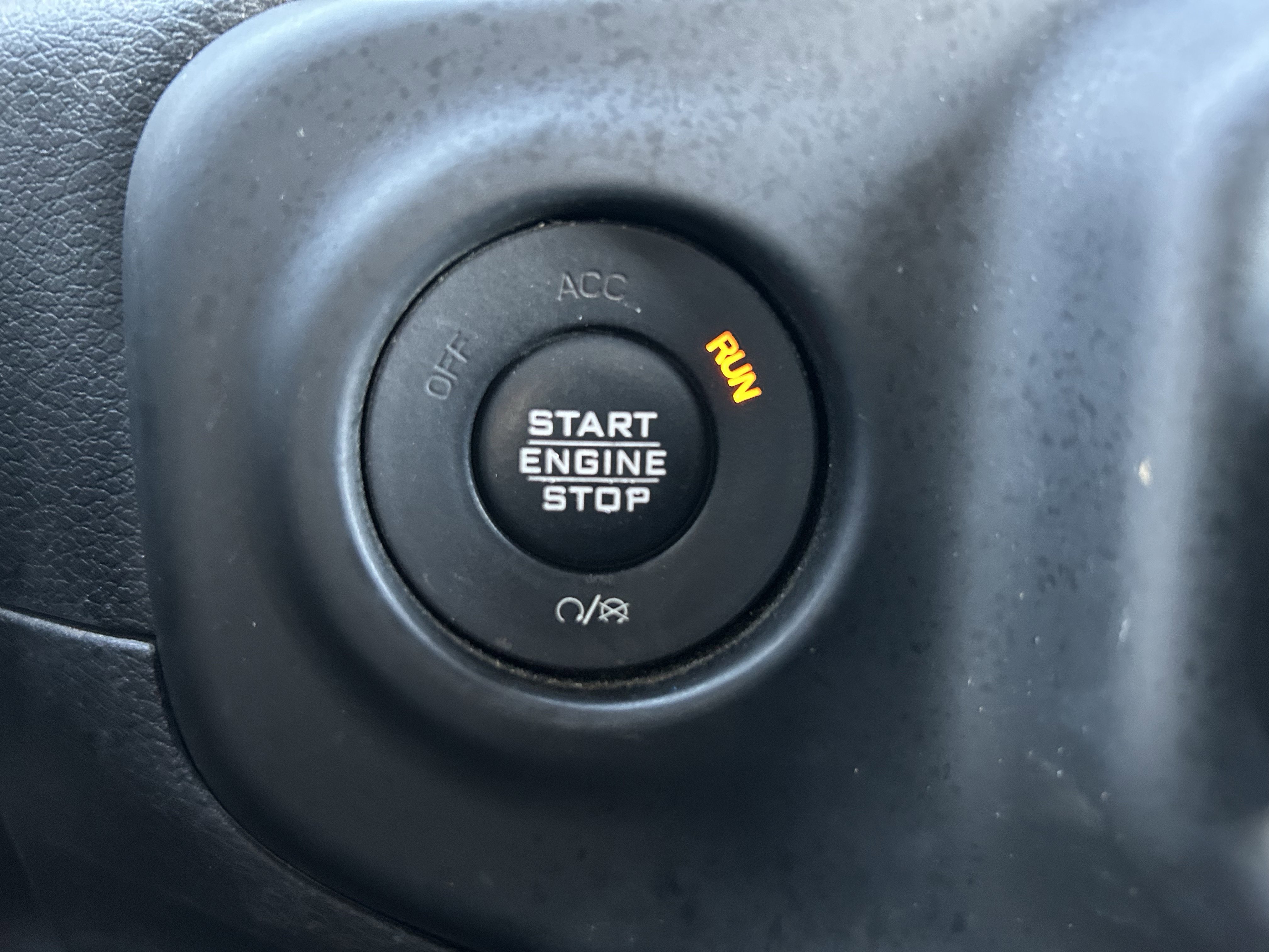 Used 2018 Jeep Wrangler Unlimited Sahara w/ Cold Weather Group image 16