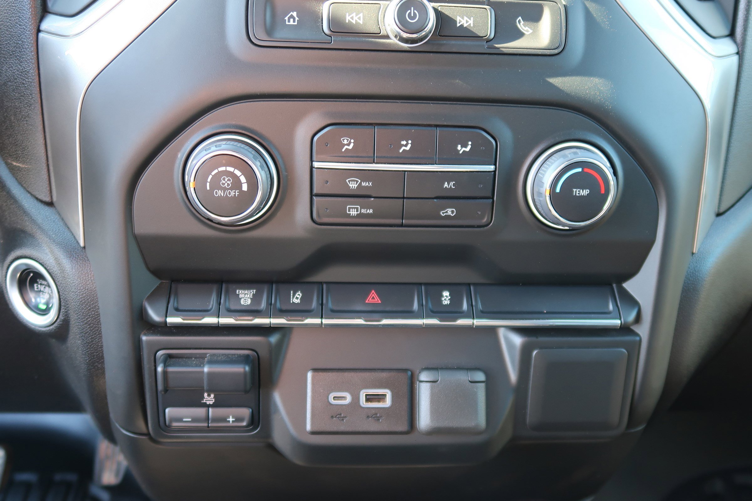 Used 2024 Chevrolet Silverado 3500 W/T image 28