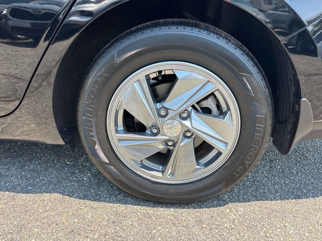 Certified 2024 Hyundai Elantra SE FWD image 31