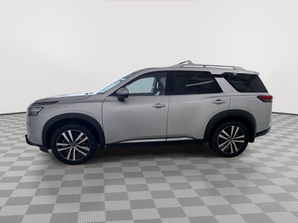 Certified 2025 Nissan Pathfinder Platinum w/ Cargo Package FWD image 7