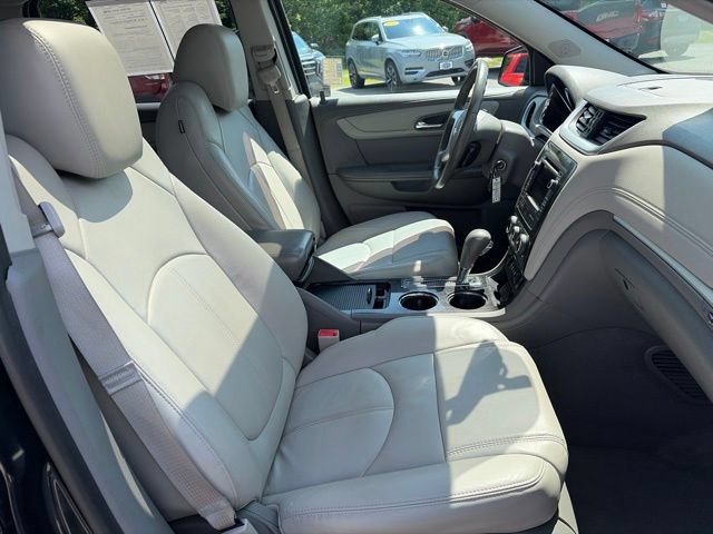 Used 2015 Chevrolet Traverse LT AWD/4WD image 38