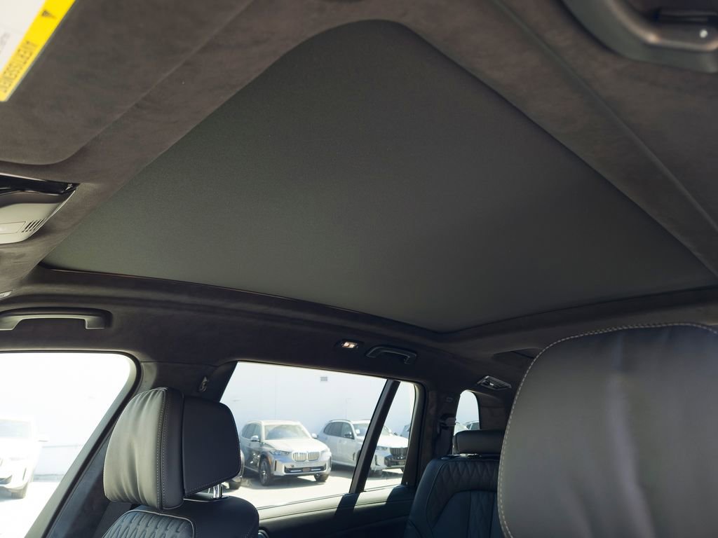 New 2026 BMW X7 M60i image 13