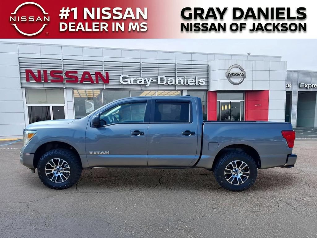 Used 2024 Nissan Titan SV AWD/4WD image 4