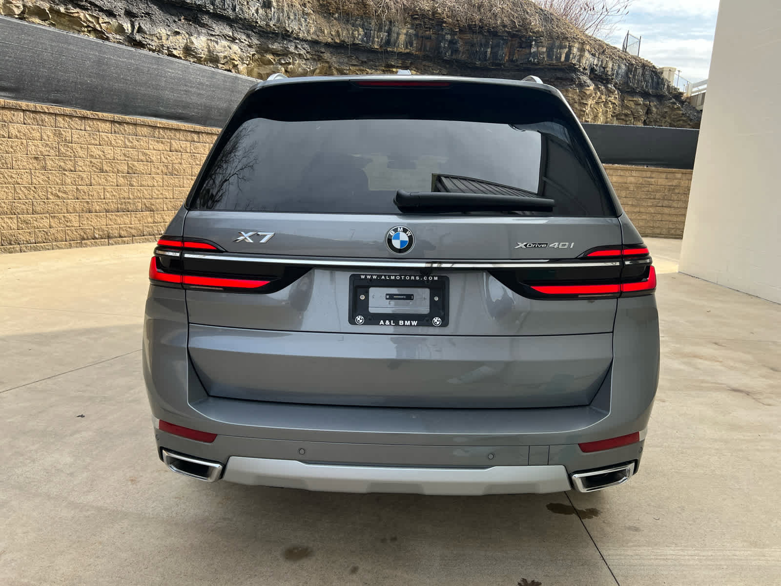 Used 2025 BMW X7 xDrive40i w/ Premium Package AWD/4WD image 4