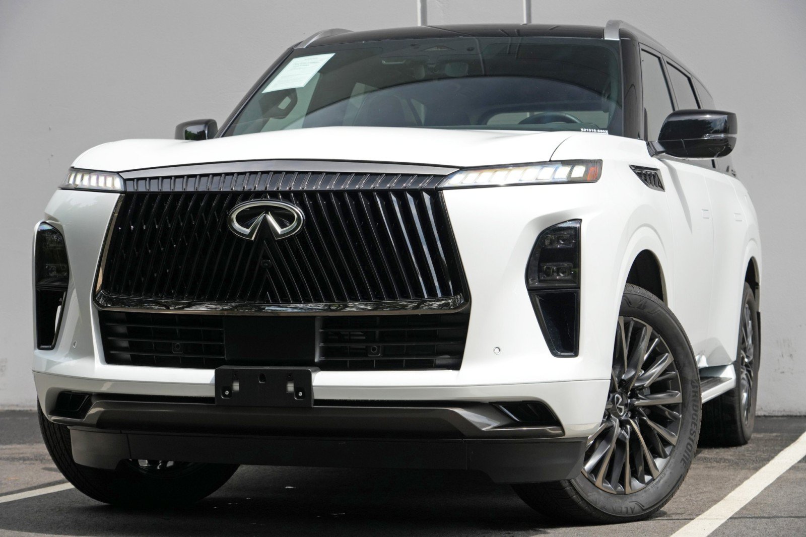Used 2026 INFINITI QX80 Autograph w/ Premium Cargo Package AWD/4WD image 3