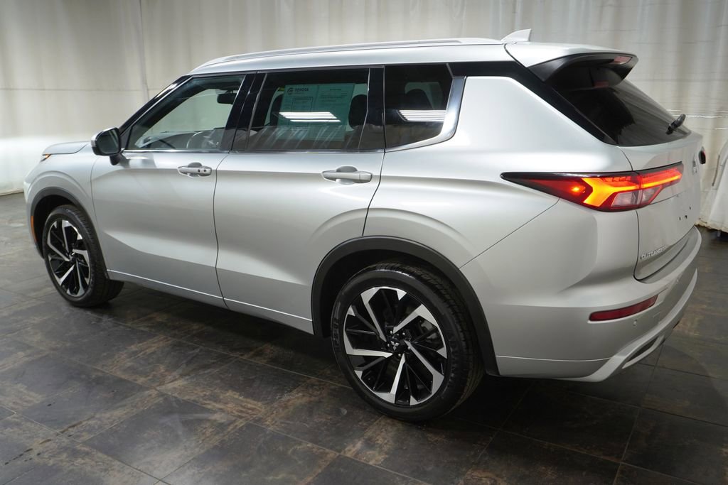 Used 2022 Mitsubishi Outlander SEL image 11