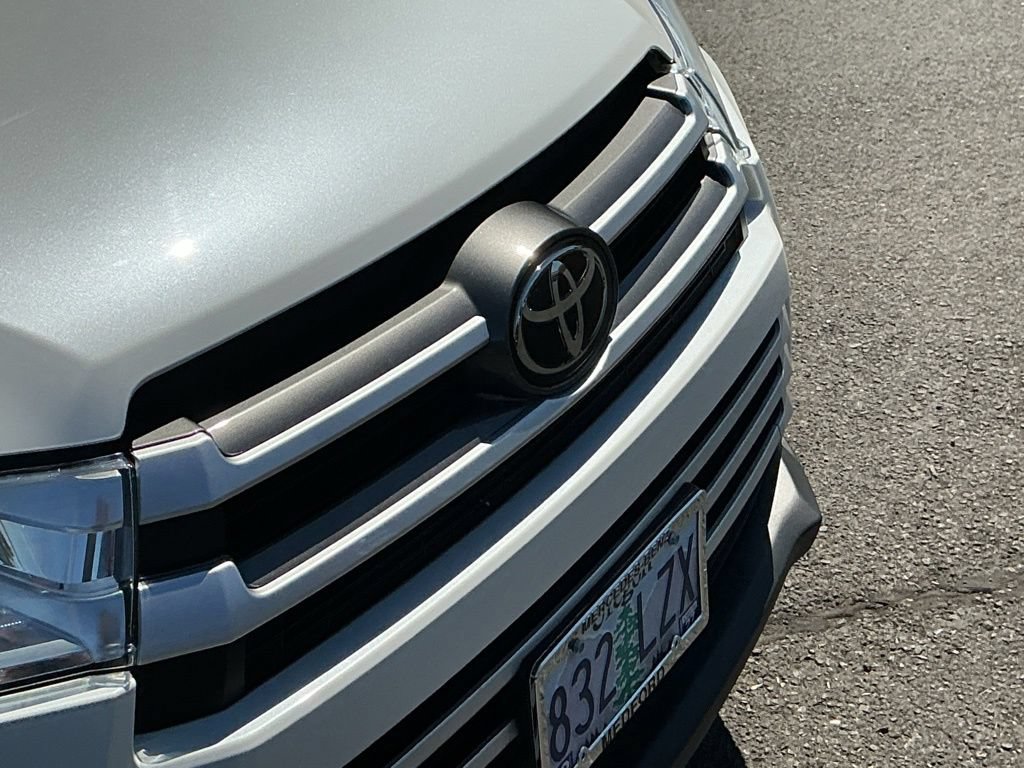 Used 2019 Toyota Highlander XLE AWD/4WD image 5