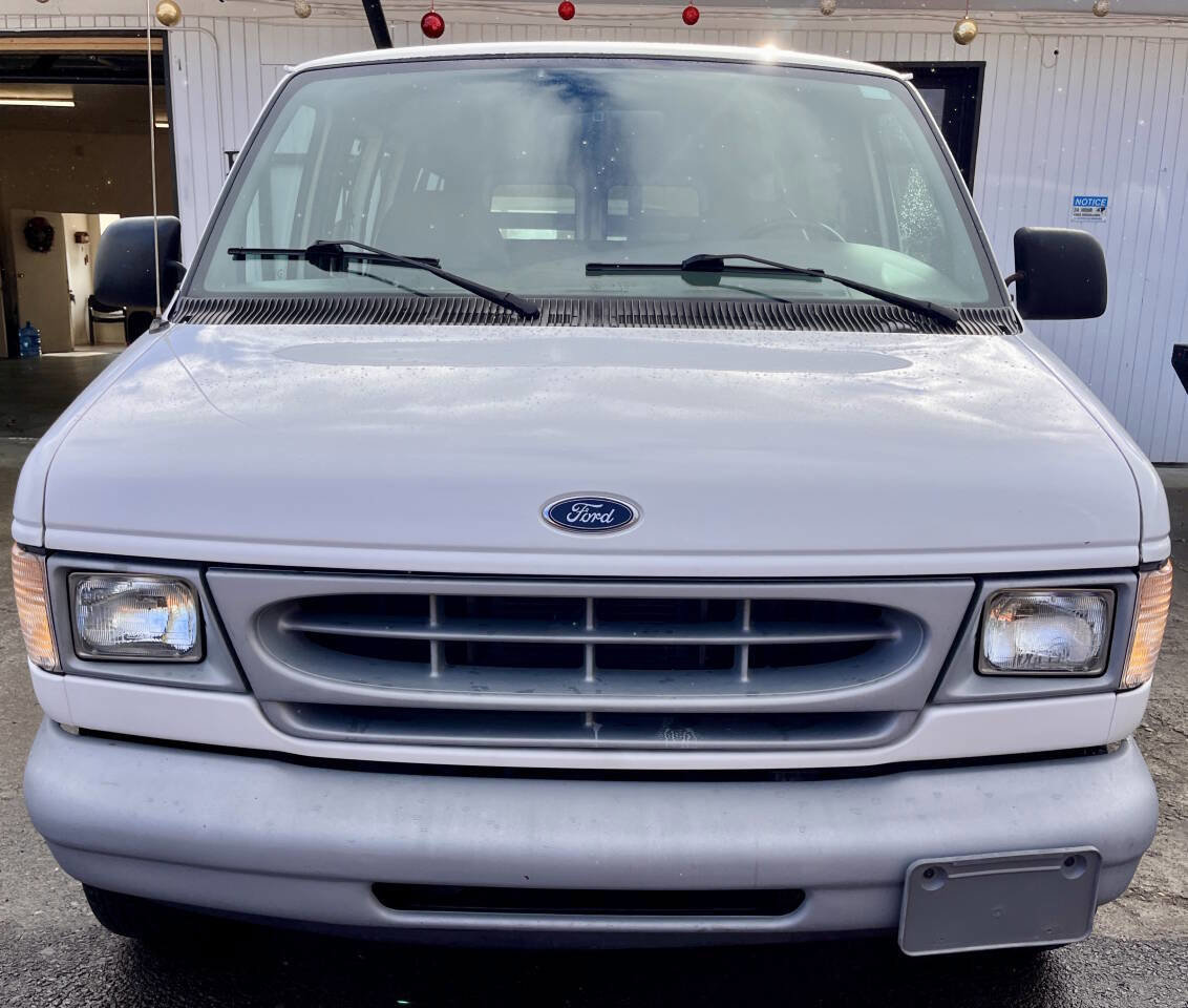 Used 1999 Ford E-150 and Econoline 150 Wagon image 8