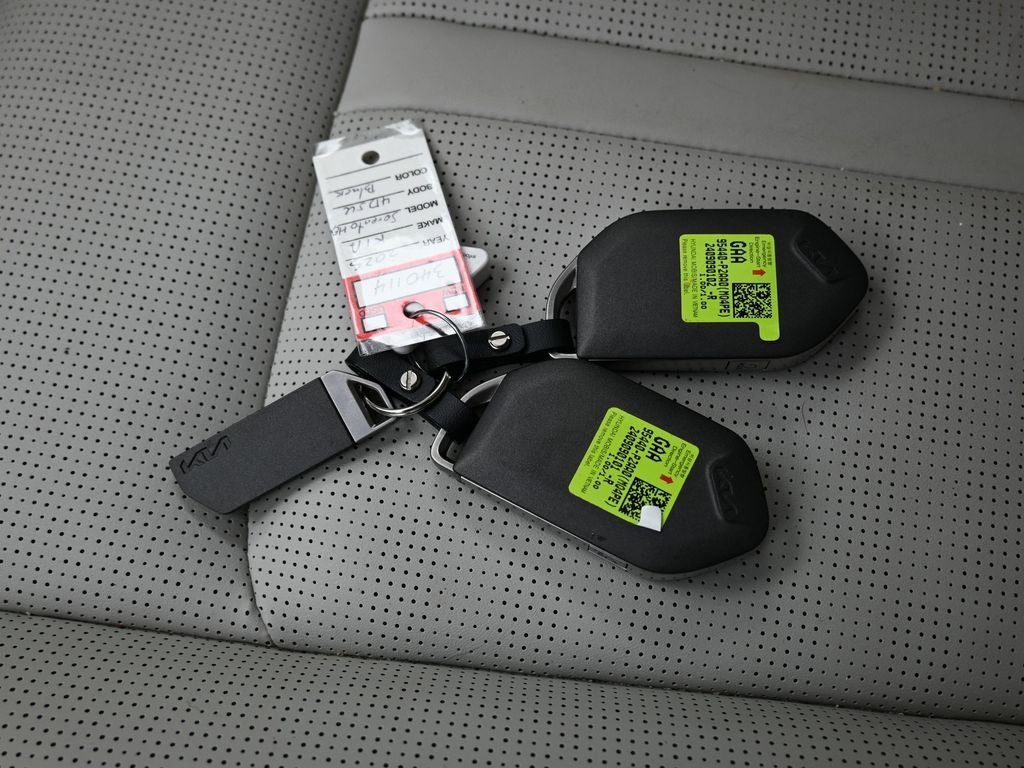 Used 2025 Kia Sorento EX w/ EX Panoramic Sunroof Package image 30