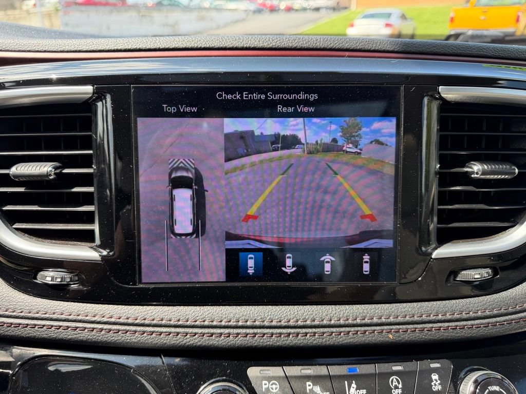 Used 2019 Chrysler Pacifica Limited w/ Advanced Safetytec Group FWD image 9
