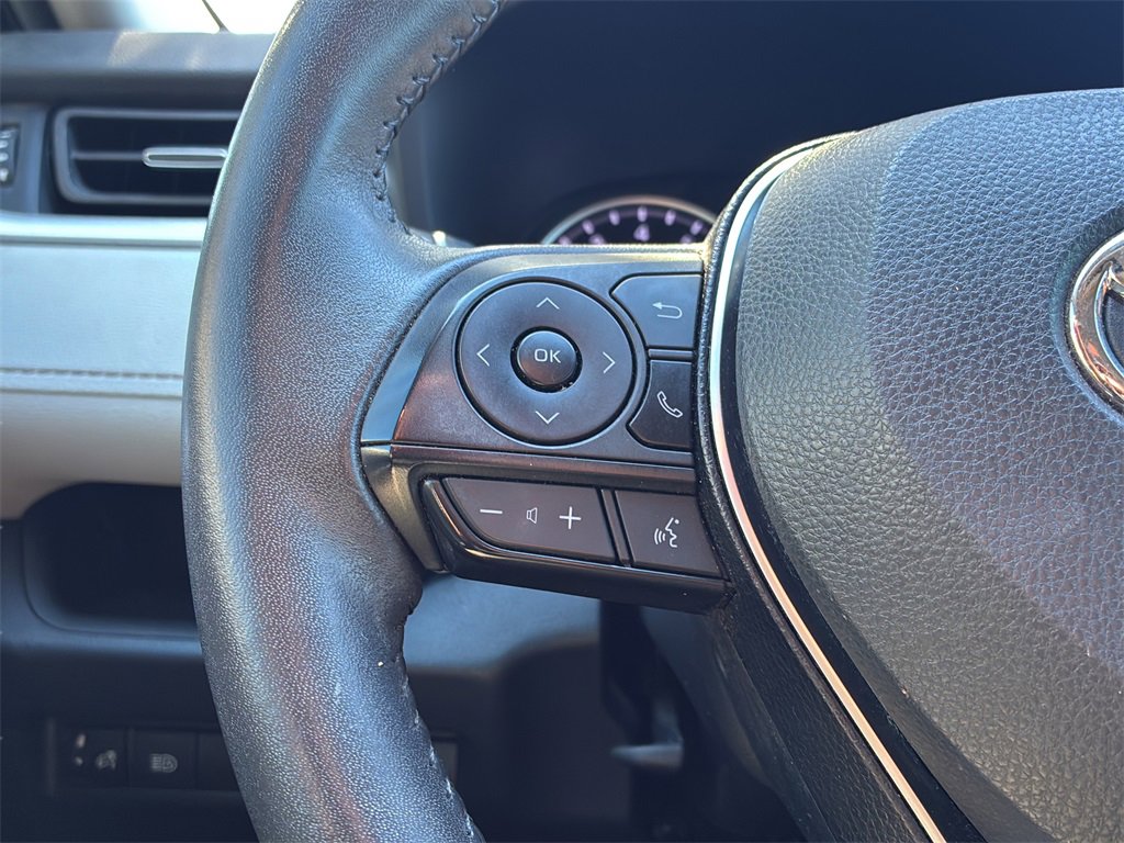 Used 2022 Toyota RAV4 XLE Premium image 34
