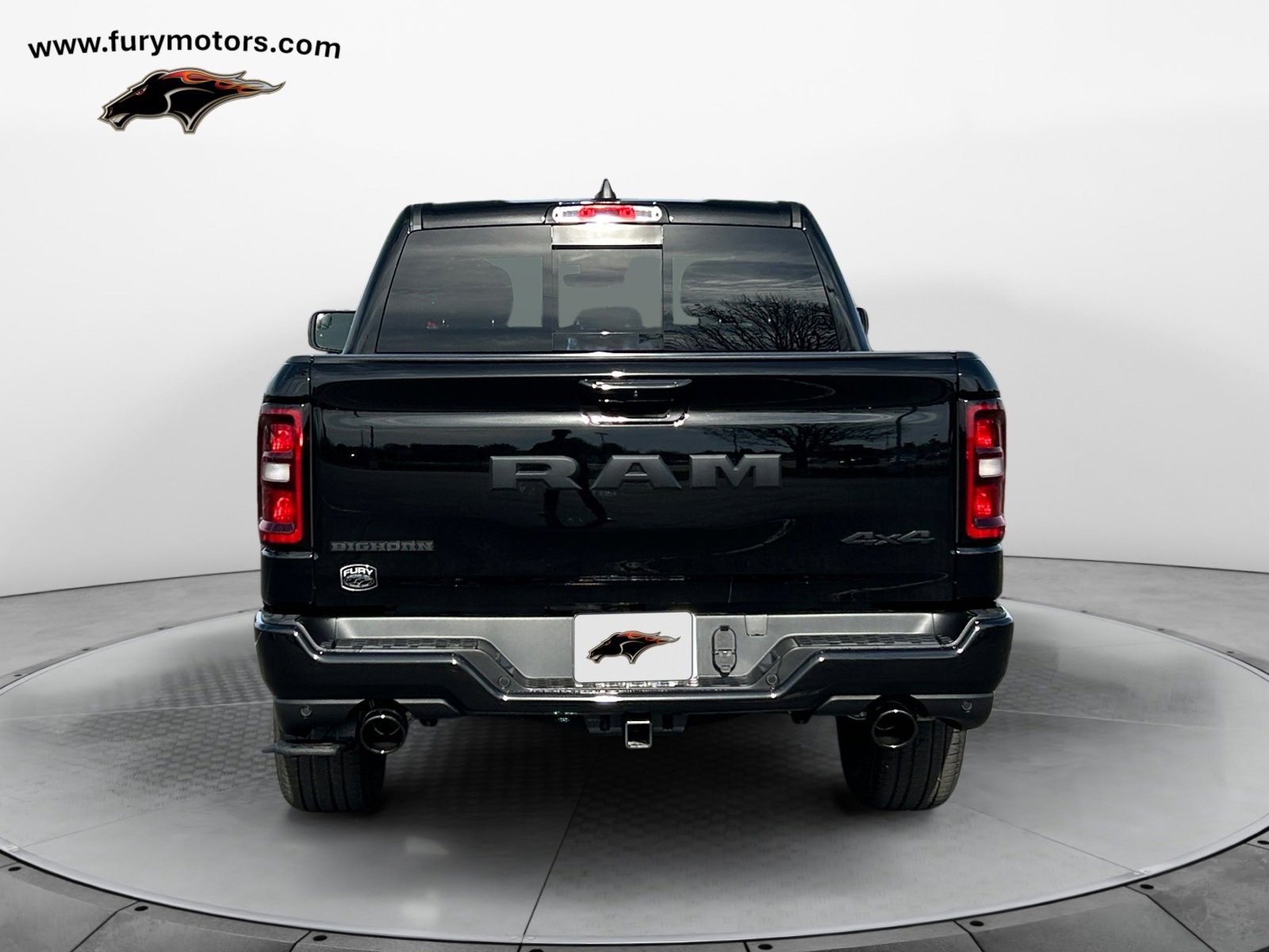 New 2026 RAM 1500 4x4 Crew Cab image 4