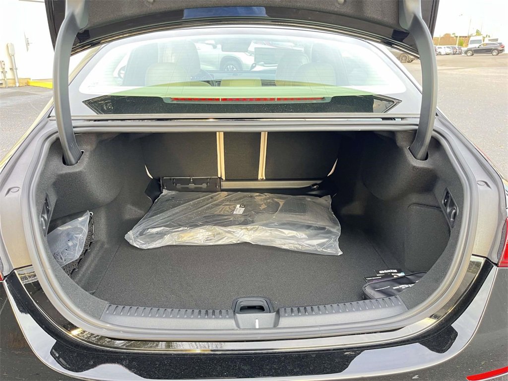 New 2026 Mercedes-Benz E 350 4MATIC Sedan image 9