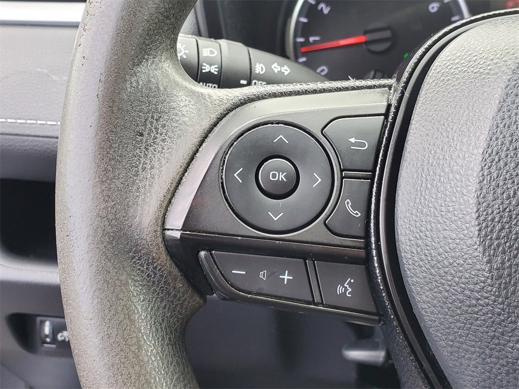 Used 2021 Toyota RAV4 XLE image 16