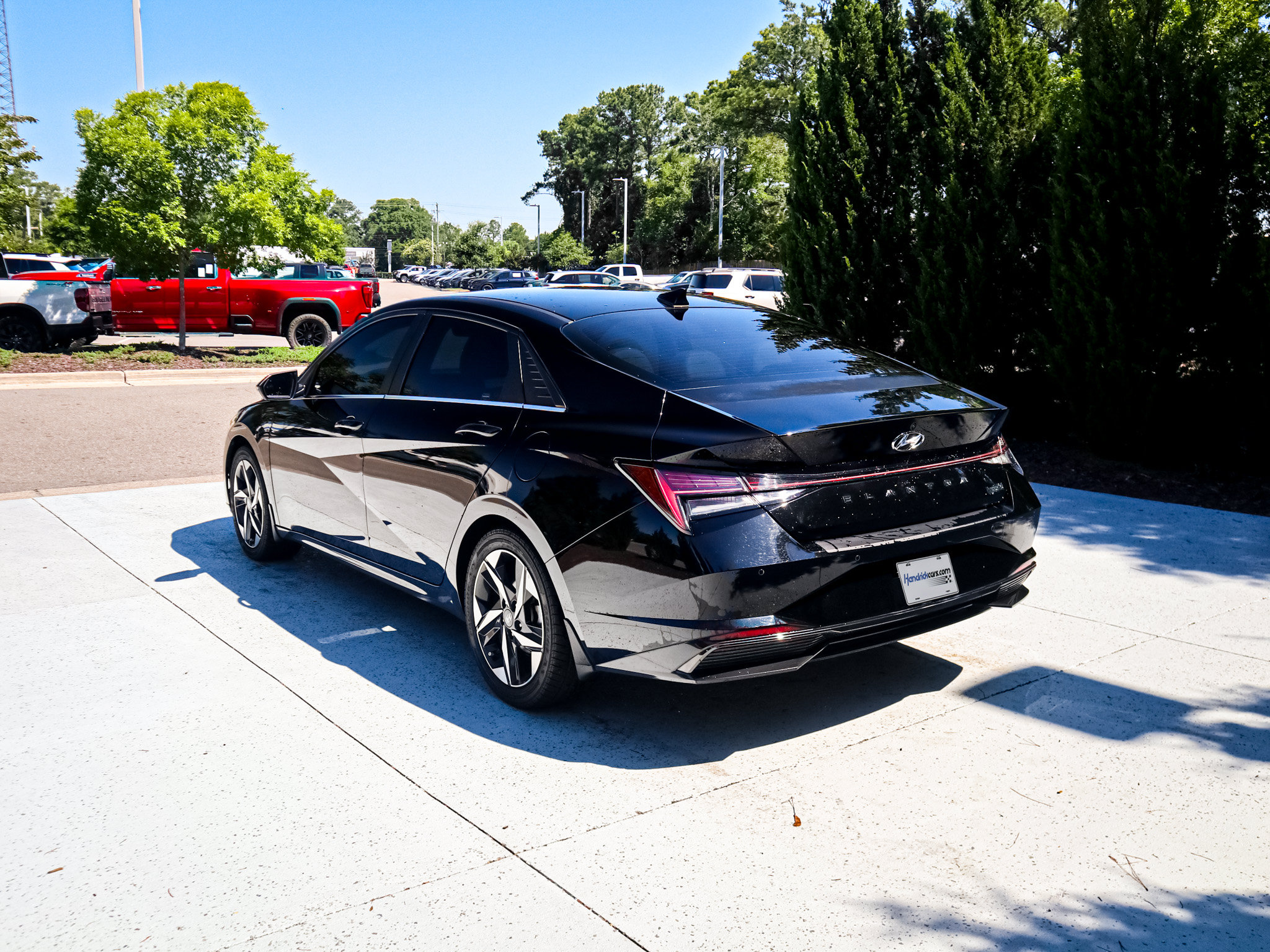 Used 2022 Hyundai Elantra Limited FWD image 9