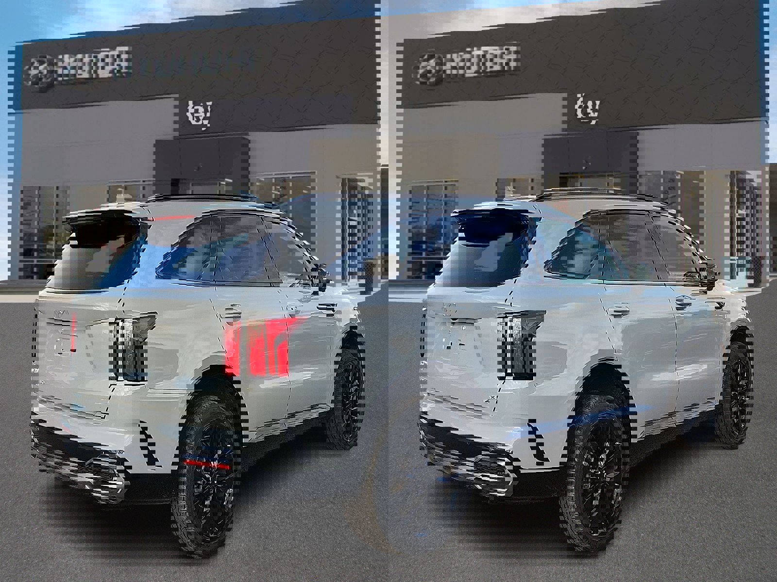 Used 2023 Kia Sorento SX image 4