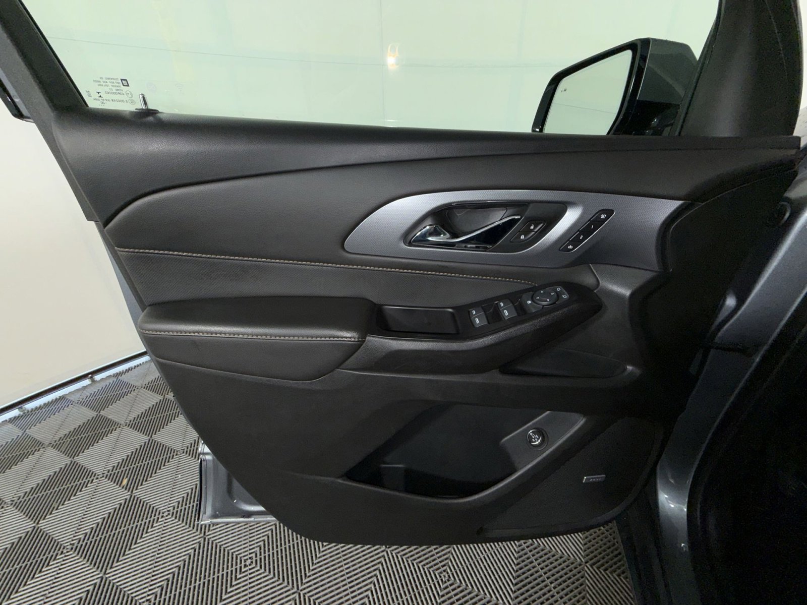 Used 2020 Chevrolet Traverse Premier AWD/4WD image 15