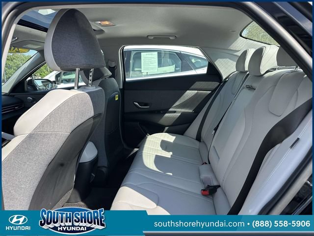 Certified 2025 Hyundai Elantra Limited w/ Cargo Package FWD image 13