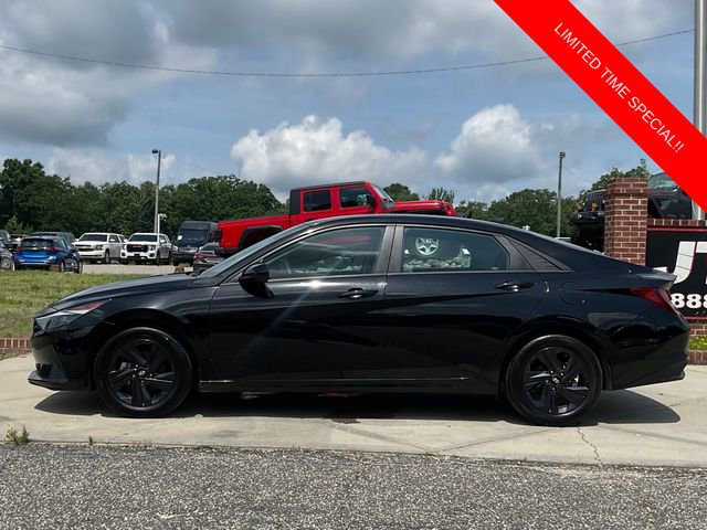 Used 2022 Hyundai Elantra SEL w/ Preferred Accessory Package image 4