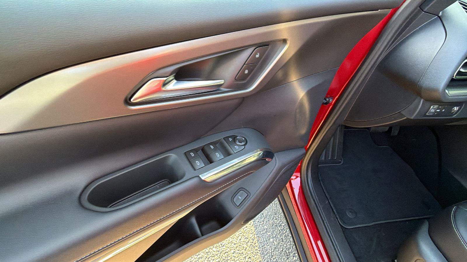 New 2026 Chevrolet Traverse LT FWD image 12