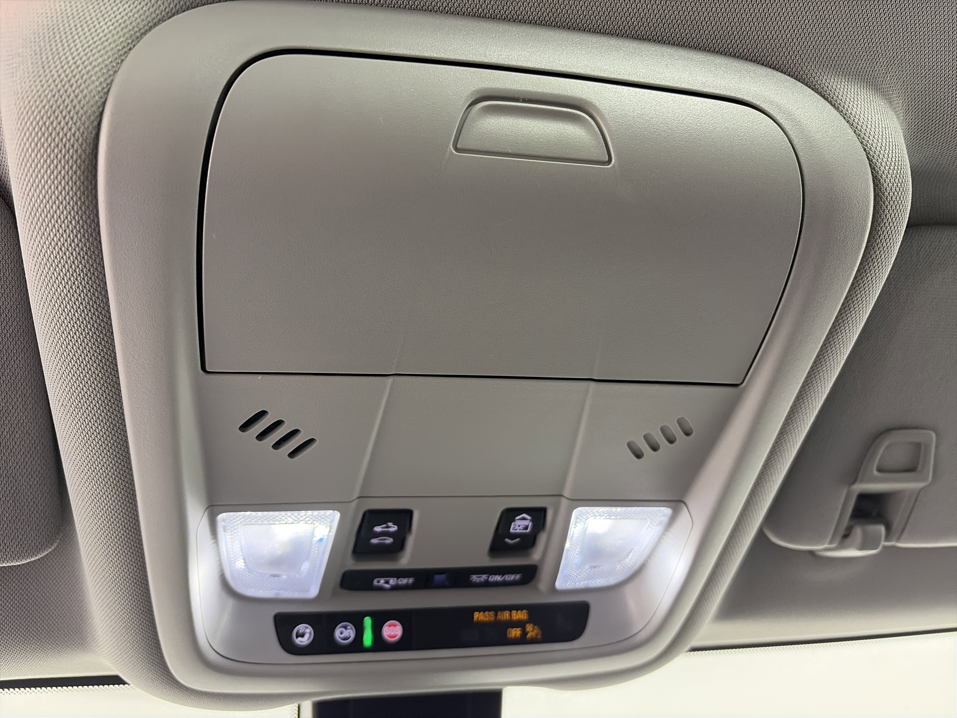 Used 2023 GMC Terrain SLE w/ Driver Convenience Package image 31