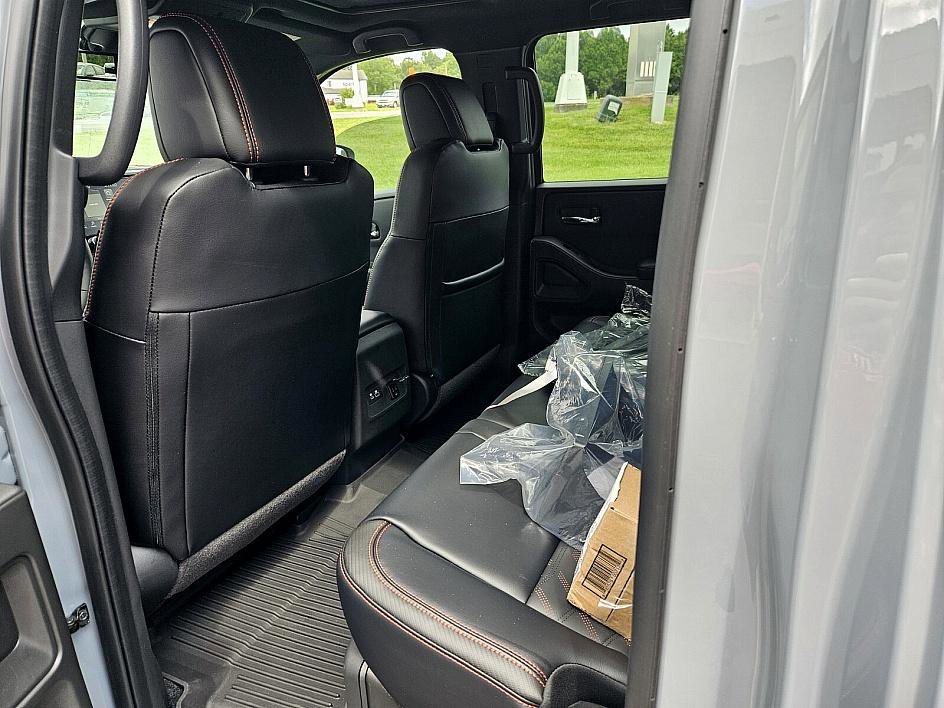 New 2025 Nissan Frontier Pro-X w/ Pro Premium Package image 9