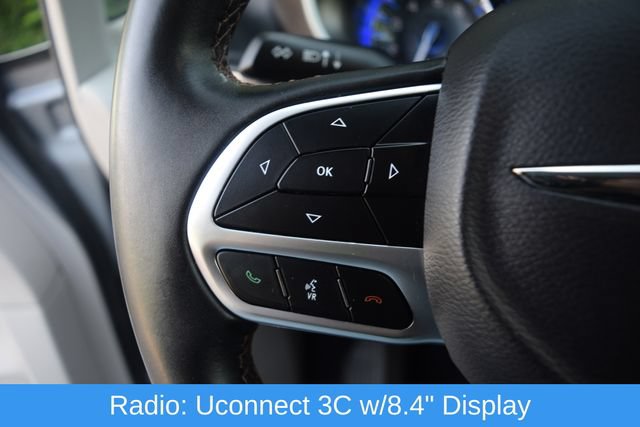 Used 2017 Chrysler Pacifica Touring-L FWD image 6