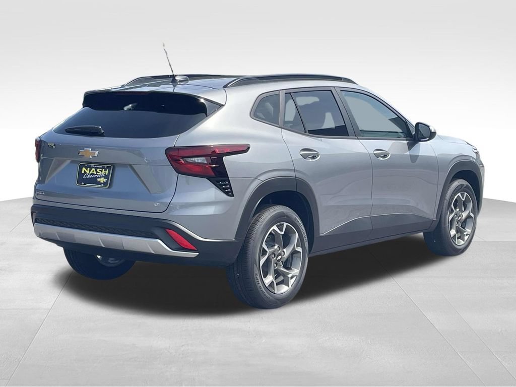 New 2026 Chevrolet Trax LT w/ Driver Confidence Package FWD image 3