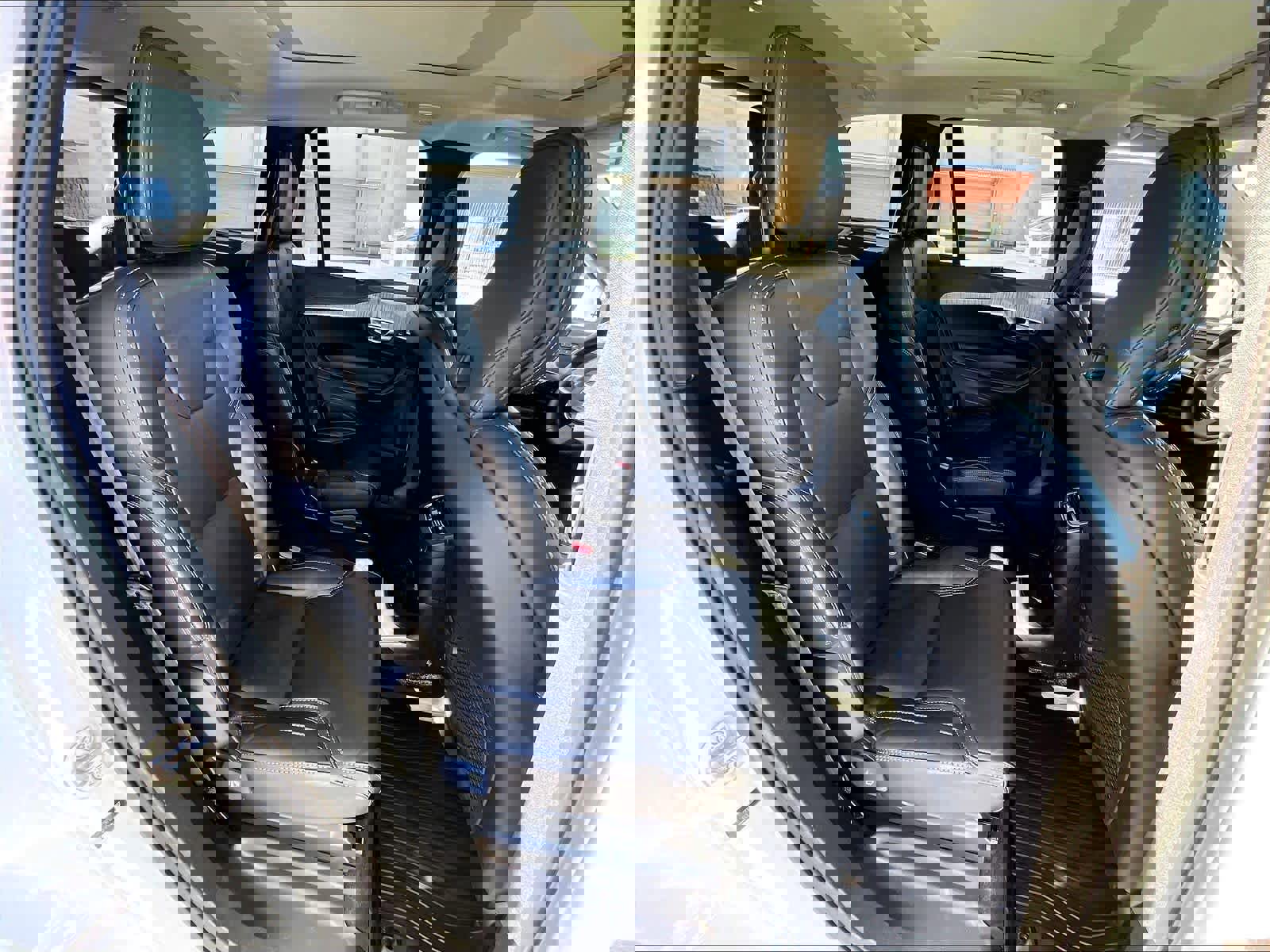 Used 2024 Volvo XC90 T8 Ultimate w/ Protection Package Premier AWD/4WD image 29