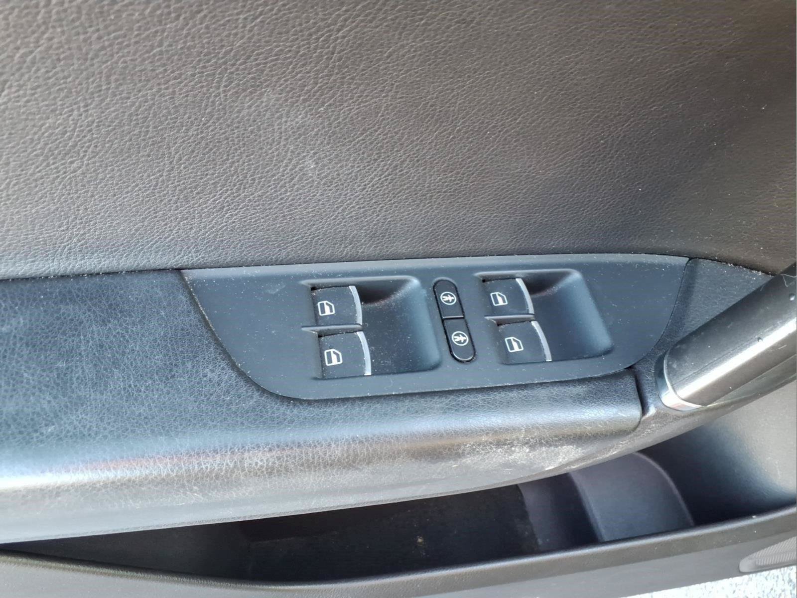 Used 2016 Volkswagen Touareg VR6 AWD/4WD image 23