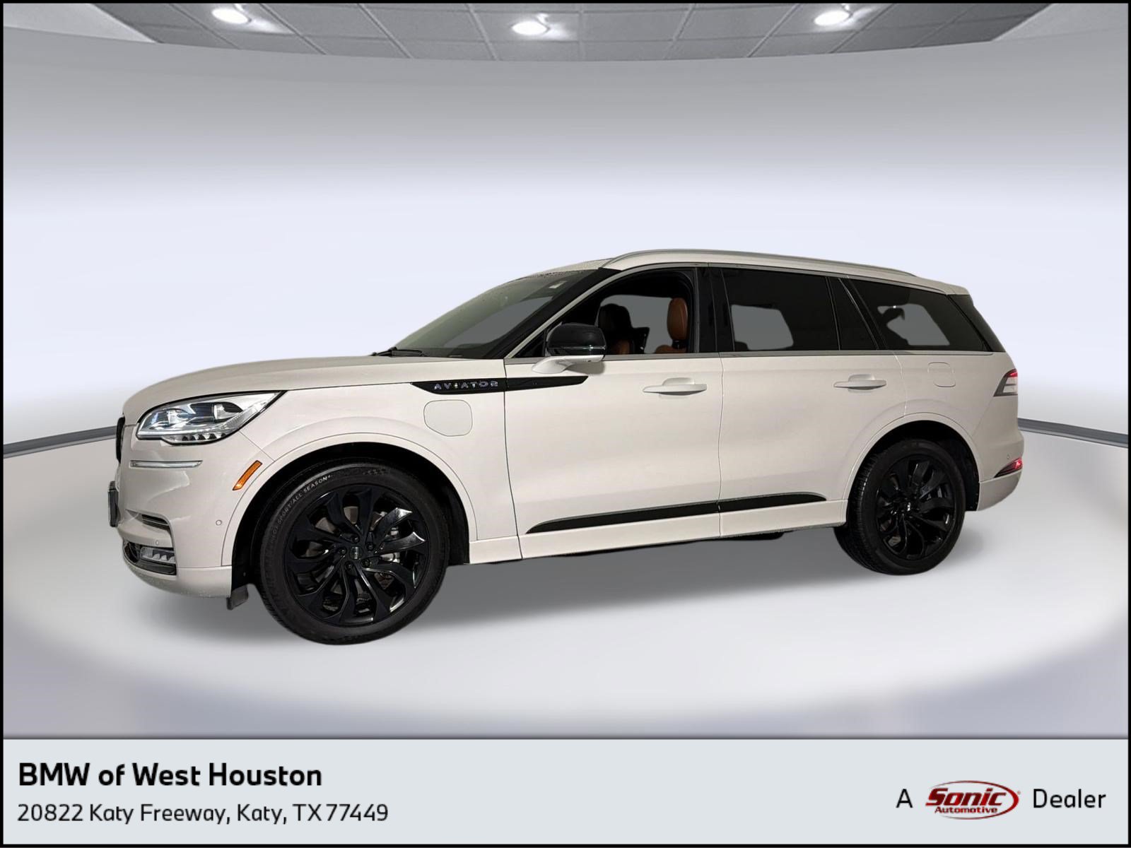Used 2022 Lincoln Aviator Grand Touring w/ Equipment Group 301A AWD/4WD image 1