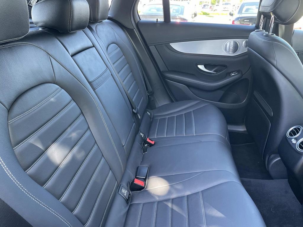 Used 2019 Mercedes-Benz GLC 350e 4MATIC image 25