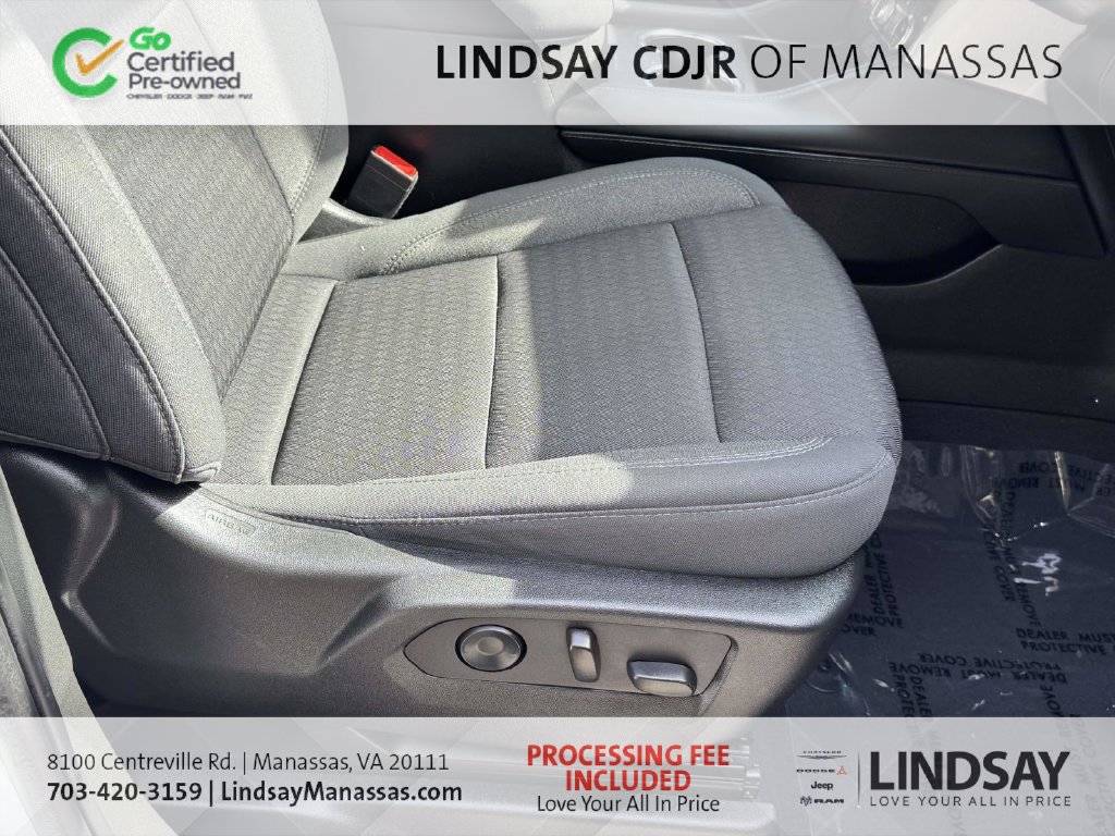 Used 2022 GMC Yukon XL SLE w/ Gmc Pro Safety Plus Package AWD/4WD image 13